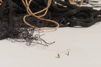 Detalle de El hombre con el hacha y otras situaciones breves, exhibida en el Malba, en la Bienal de Venecia y en el PAMM