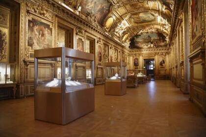 Detalle de la galería Apolo en el museo Louvre