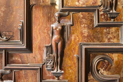 Detalle de la puerta en el Palacio Minetti.