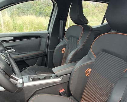 Detalle de las butacas y tapizados de la versión Premier Edition del Renault Kardian
