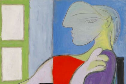 Detalle de Mujer sentada junto a una ventana (Marie-Thérèse), retrato rematado en 2021 por US$103,4 millones 
