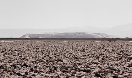 Detalle de Salar: Evaporation, video de Anna Friz filmado en el desierto de Atacama, en Chile, que se exhibirá en la próxima edición de Bienalsur