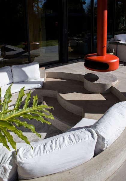 Detalle del "conversation pit" modelado en hormigón