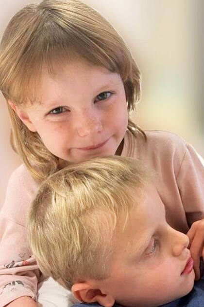 Detalle del corte de pelo de los mellizos. A través de sus redes, la princesa contó que la autora de los cortes había sido su hija.