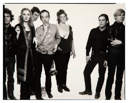 Detalle del retrato de Andy Warhol y miembros de La Fábrica, realizado por Richard Avedon en 1969