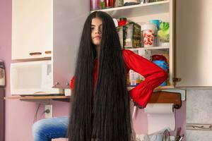 Con una de sus chicas de pelo largo, una fotógrafa argentina gana en los prestigiosos premios World Press Photo