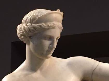 Detalle del rostro de la conocida escultura antigua de Afrodita/Venus hallada en Capua