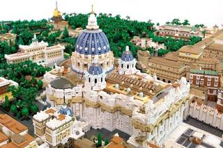 Una réplica del Vaticano, el estado más pequeño de la Tierra, en 67.000 piezas de LEGO