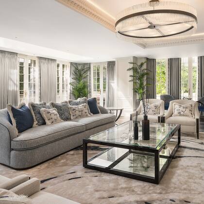 Detalles como los suelos de mármol, pisos de madera fina, puertas francesas y ventanas de gran tamaño resaltan la elegancia y sofisticación de cada rincón (Imagen de Caudwell, Luxury Residential Property Development Company)