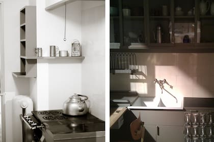 Detalles de las cocinas modulares que aprovechan el espacio al milímetro. Con especieros, despensa incorporada, rinconeros y secaplatos como aspectos novedosos.
