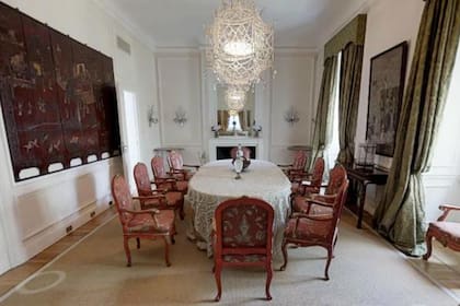 Detalles de uno de los diez ambientes del piso sobre calle Posadas