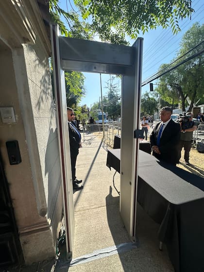 Detector de metales en el búnker de Kast