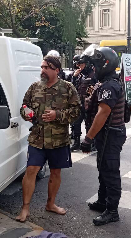 Detenido por amenazar con un fusil de aire comprimido a una conductora en el centro de La Plata