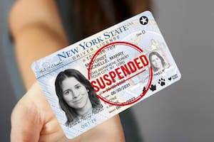 Aviso del DMV en Nueva York: la falta única por la que podrías perder tu licencia de inmediato durante los primeros meses