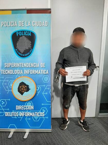 Detienen a conductor de Uber acusado de drogar y abusar sexualmente de una pasajera durante un viaje