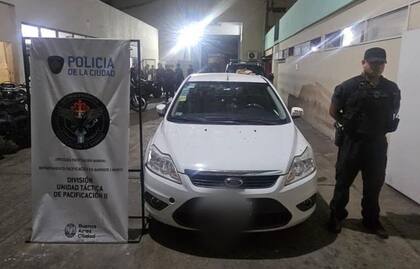 Detienen a miembro de banda que asaltó una vivienda de Parque Patricios a mano armada.