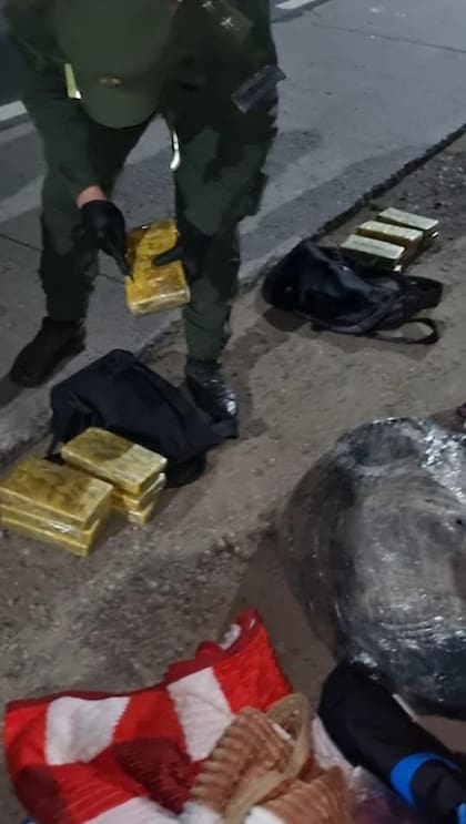 Detienen a pasajero de tour de compras con 14 kilos de cocaína