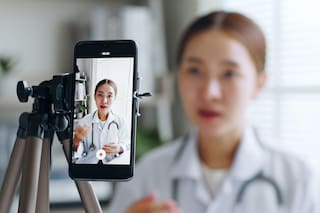 TikTok está inundado de mitos sobre la salud, y estos creadores se oponen