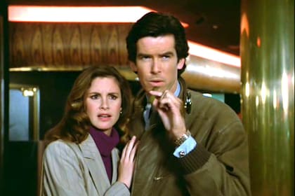 Detrás de la relación laboral "con derechos" de sus personajes, Zimbalist y Brosnan llegaron a no dirigirse la palabra durante las grabaciones