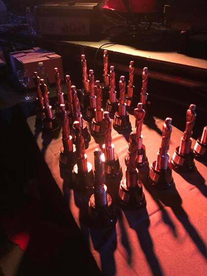 Detrás del escenario: los Martín Fierro esperando a sus futuros dueños