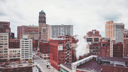 Detroit, Míchigan se destaca con el umbral más bajo entre US$25.384 y US$76.160