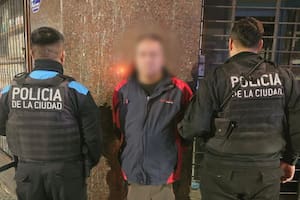 Tensa persecusión en Monserrat: detuvieron a dos peruanos con un extenso prontuario