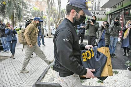 Un cuerpo especial de la Policía de Santa Fe realizó los allanamientos en la oficina y vivienda de un fiscal