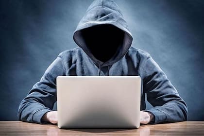 Detuvieron a un joven de 24 años por chantajear a una mujer y pedirle plata a cambio de que no publique fotos íntimas suyas