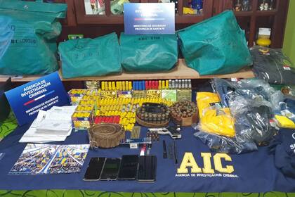 Una pistola con la numeración limada y cartuchos de escopeta fueron encontrados en la casa de Leopoldo Martínez, el ladero principal del jefe de la barra de Central