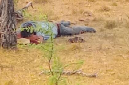 Devastados, así terminan los peones luego de encarar un incendio en los campos