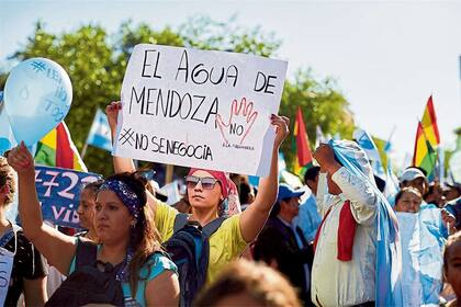 REACCIÓN CIUDADANA. Protesta contra las reformas a la ley de minería de Mendoza, en diciembre de 2019 