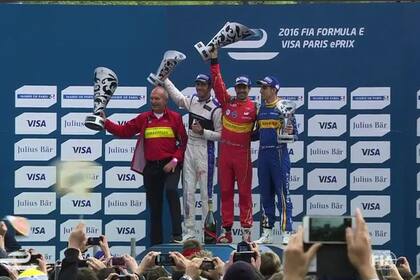 Di Grassi festejó en lo más alto del podio