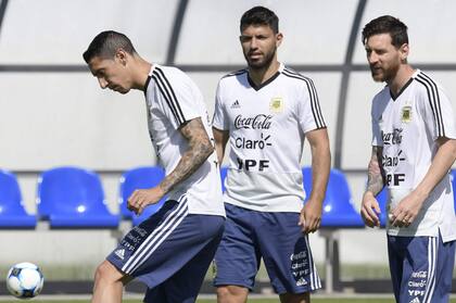 Di María, Agüero y Messi, tres "históricos" que podrían volver para la Copa América