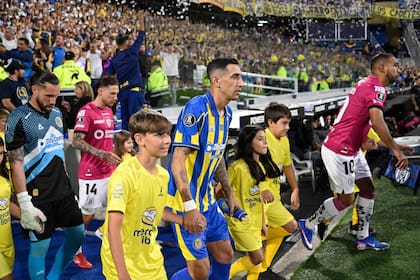 Di María, emocionado, en el ingreso al estadio
