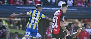 Con otro gol de Di María, que salió lesionado, Central le volvió a ganar a Newell's y agravó su crisis