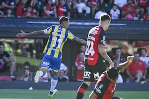 Con otro gol de Di María, que salió lesionado, Central le volvió a ganar a Newell's y agravó su crisis