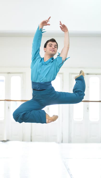 Di Stabile, en un ensayo en la Fundación Julio Bocca