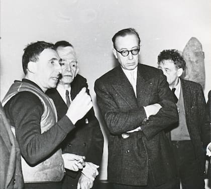 Di Teana ganó en 1963 el concurso de escultura Grand Palais París