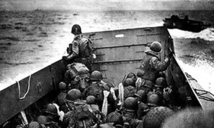Tropas aliadas a punto de desembarcar en la costa de Normandía, en el llamado Día D