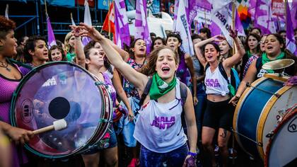 Día de la Mujer: miles de manifestantes marchan a la Plaza de Mayo