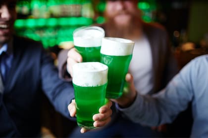 Día de San Patricio: ¿por qué se toma cerveza verde?