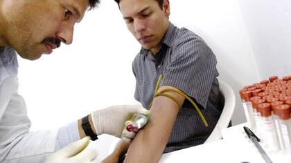 Para detectar y pronosticar, hay que hacer un análisis de sangre