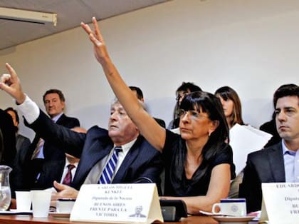 Diana Conti, con Carlos Kunkel y Wado De Pedro