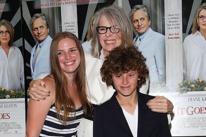 Diane Keaton junto a sus hijos