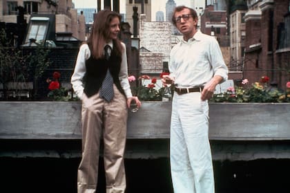 diane-keaton-y-woody-allen-en-el-film-annie-SCPN6WNL5NEC3OALTOEK4BXSFY Falleció la legendaria actriz Diane Keaton a los 79 años