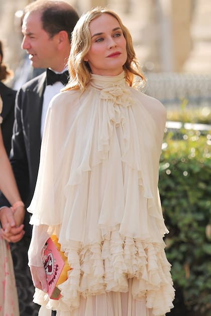 Diane Kruger, con un espectacular modelo boho chic de gasa by Alberta Ferretti.