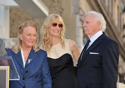 Diane Ladd, Bruce Dern y Laura Dern recibieron juntos una estrella en el Paseo de la fama de Hollywood