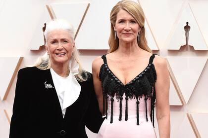 Madre e hija: Diane Ladd y Laura Dern, que se quedó con el Oscar a mejor actriz de reparto por Historia de un matrimonio