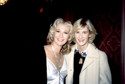 Diane Ladd y su hija, Laura Dern, en un evento de 1980