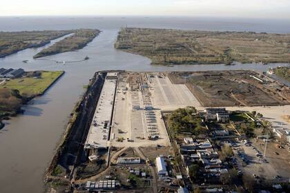 Días atrás arrancó la inundación de los muelles